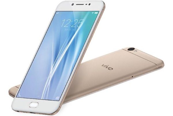 Vivo V5 is the world's first smartphone to sport a 20MP moonlight selfie camera